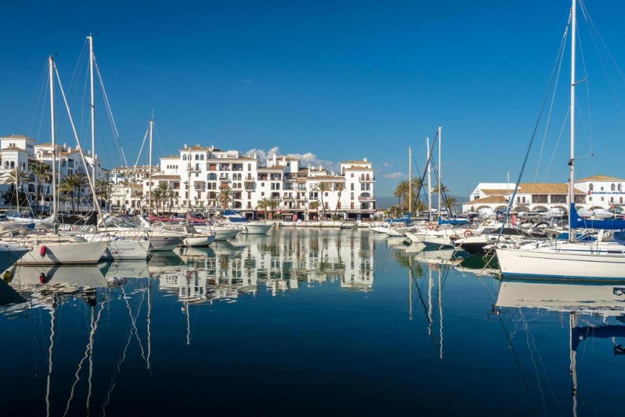 Small Oasis Nelson Mandela Apartment With Sea View, Two Bedrooms, Parking, Terrace And Pool Манилва Экстерьер фото